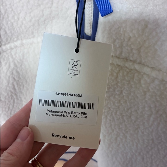 Patagonia Cream Fleece Marsupial with Blue Trim - Picture 5 of 7